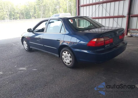 2000 Honda Accord 2.3 Lx из США, поврежденный, VIN 1HGCG6659YA071459